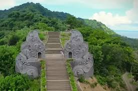 pucak bukit gumang , Pura Ulun Danu Bratan, pura ulun danu, pura ulun danu beratan bedugul, pura ulun danu batur, pura ulun danu bedugul